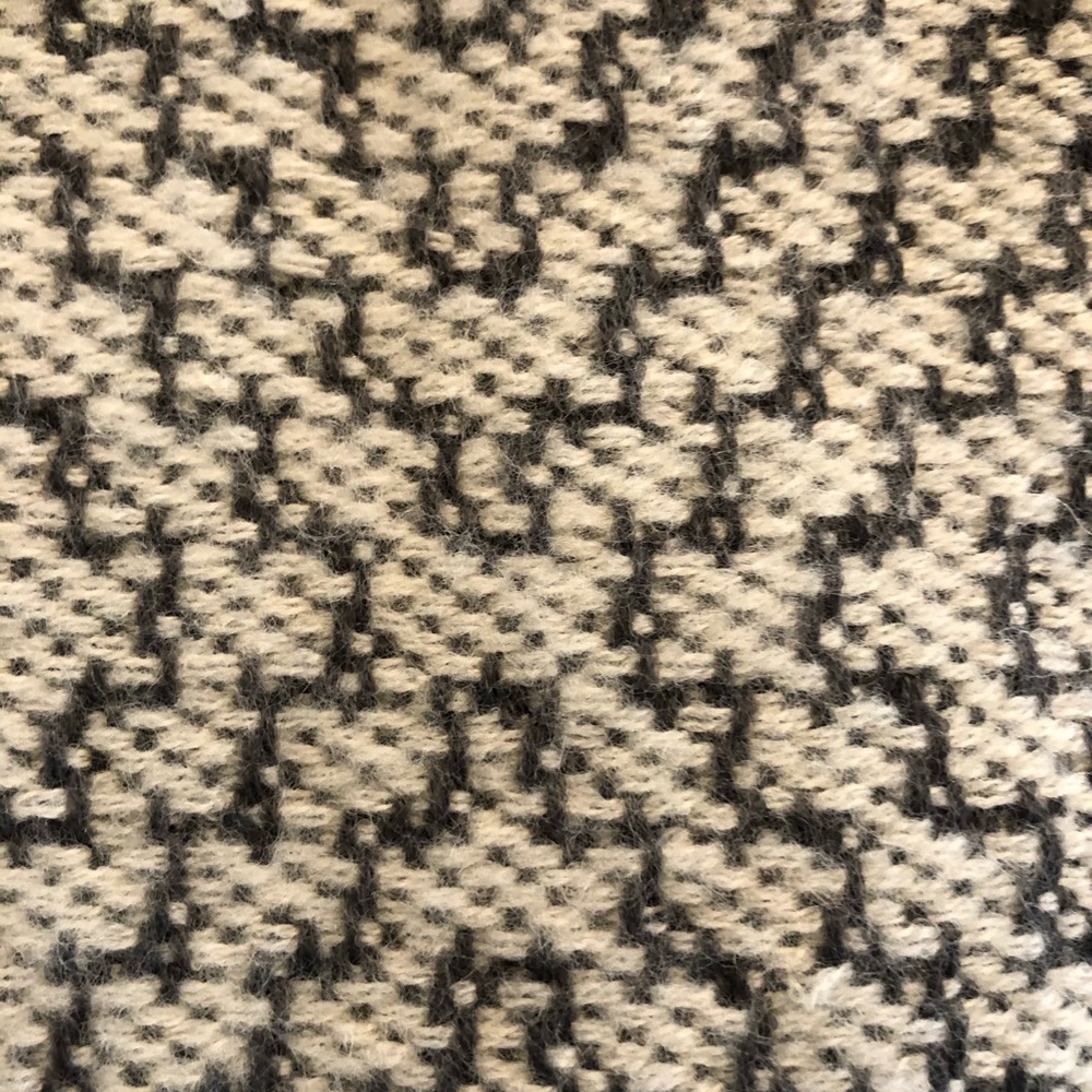 Reversible soft throw - Picture 3 of 3